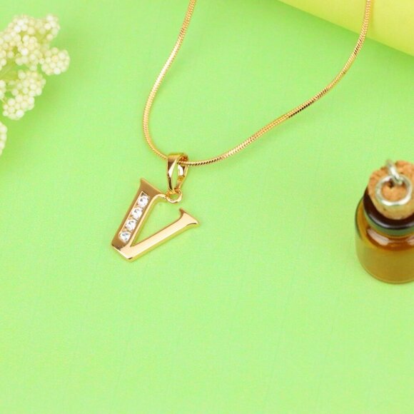 "Rose Gold Letter V Pendant with Sparkling Crystals – Chic Jewelry, XPPT1371 - Picture 13 of 13